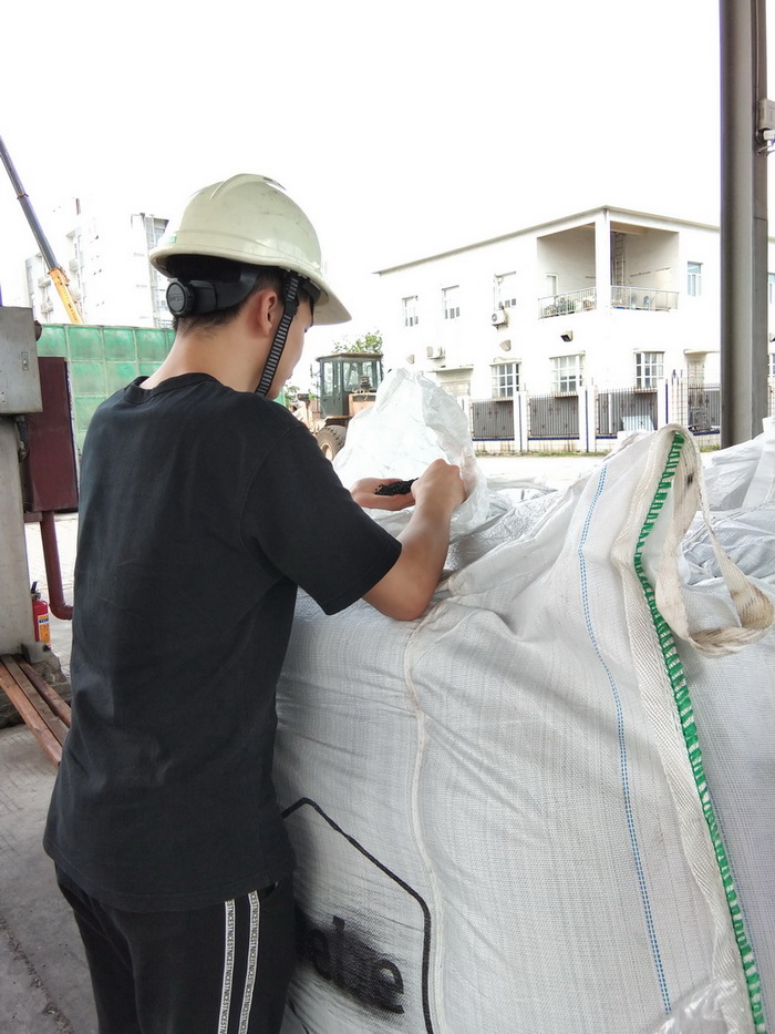 �ܽ����������